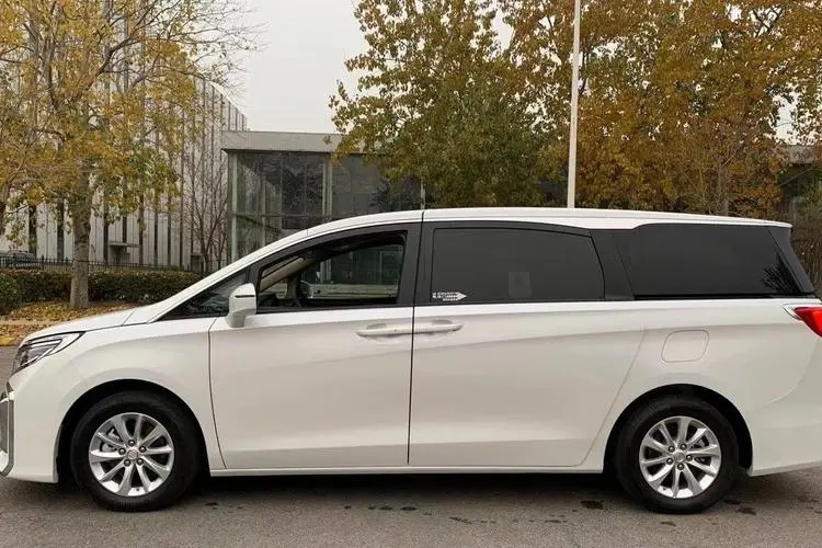 太原商務(wù)租車帶司機多少錢一天.jpg